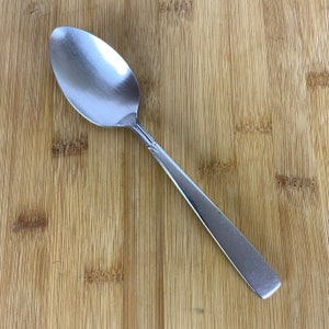 Oneida Satin Akzent EIN ovaler Suppenlöffel Edelstahl Flachgeschirr eingestellt