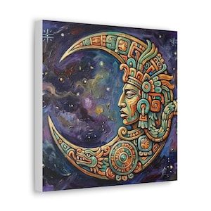 Op de afbeelding: Een vierkante canvasprint met een gestileerde maansikkel in de vorm van een godheidprofiel met ingewikkelde oranje, groenblauwe en gouden patronen. De achtergrond is een dieppaarse en blauwe nevel met verspreide witte sterren en symbolen.