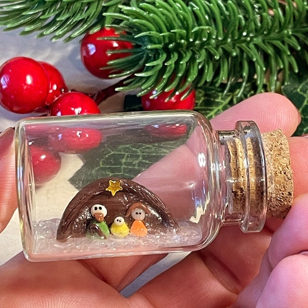 Mini presepe handmade fimo in bottiglietta di vetro