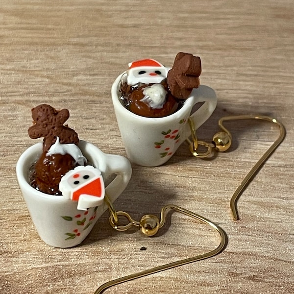 Boucles d'oreilles de Noël faites main dans une tasse en chocolat fimo faite main avec de la crème