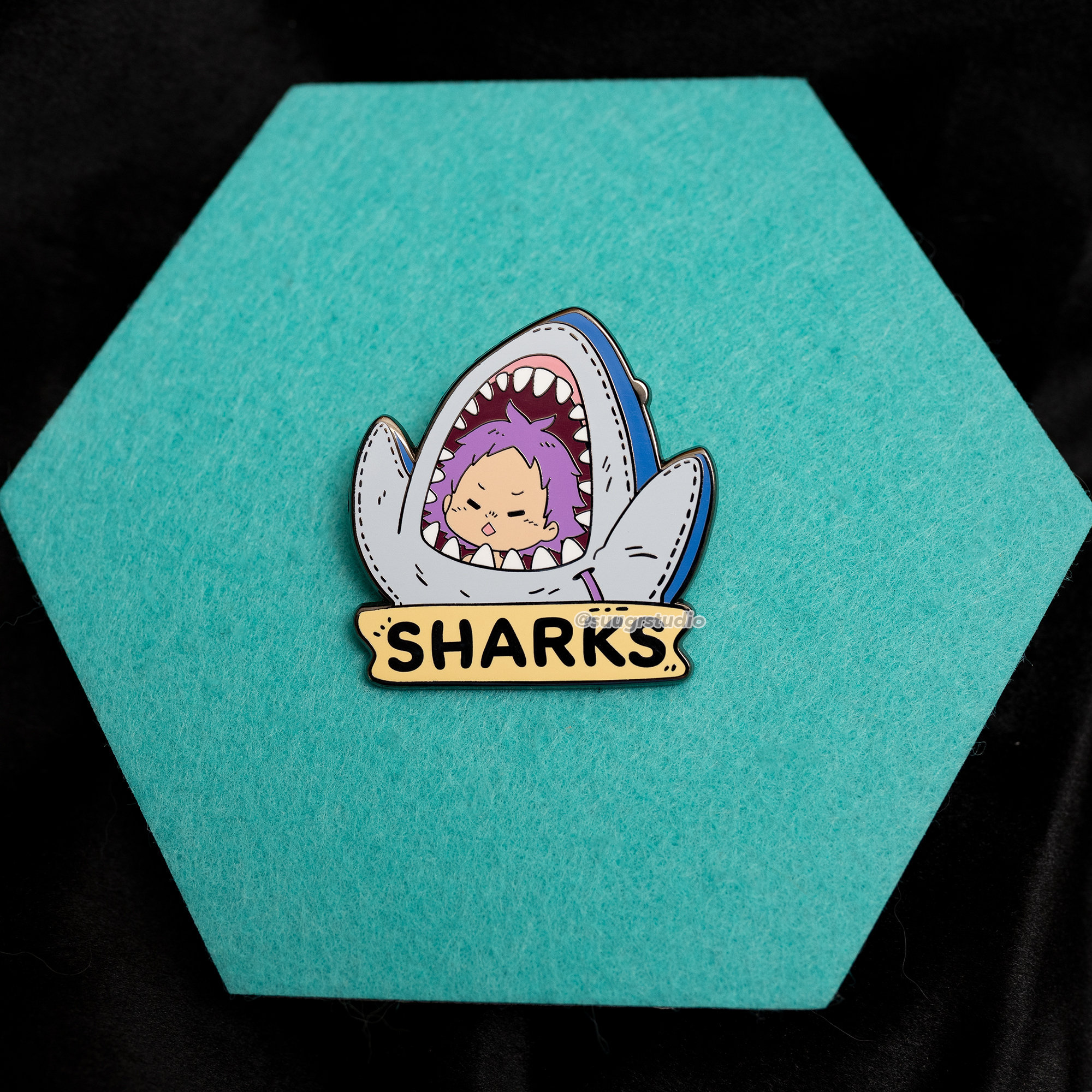 Dorohedoro Heiwa Sharks Ebisu Hard Enamel Pin Etsy Dorohedoro Heiwa Sharks Ebisu Hard Enamel Pin Etsy