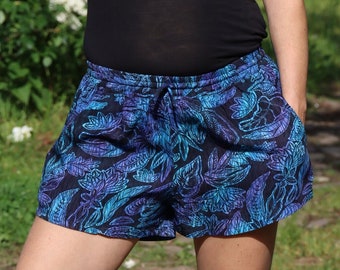 SHORTS Batik Design | 100% natural viscose | different patterns & colors | two trouser pockets | fairly produced