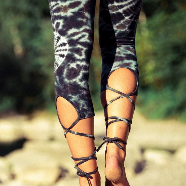 PANASIAM Batik Leggings Lace-Up 3/4 mit Schnürung | Handbedrucktes Unikat | abstraktes Muster | Yoga Sport Meditation Freizeit | Hippie Hose