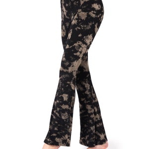 PANASIAM Batik Leggings mit Schlag I High Waist Schlaghose Bootcut Yoga Hose Flare Leggings ausgestellte Hose Bootleg Handgefärbt Unikat schwarz