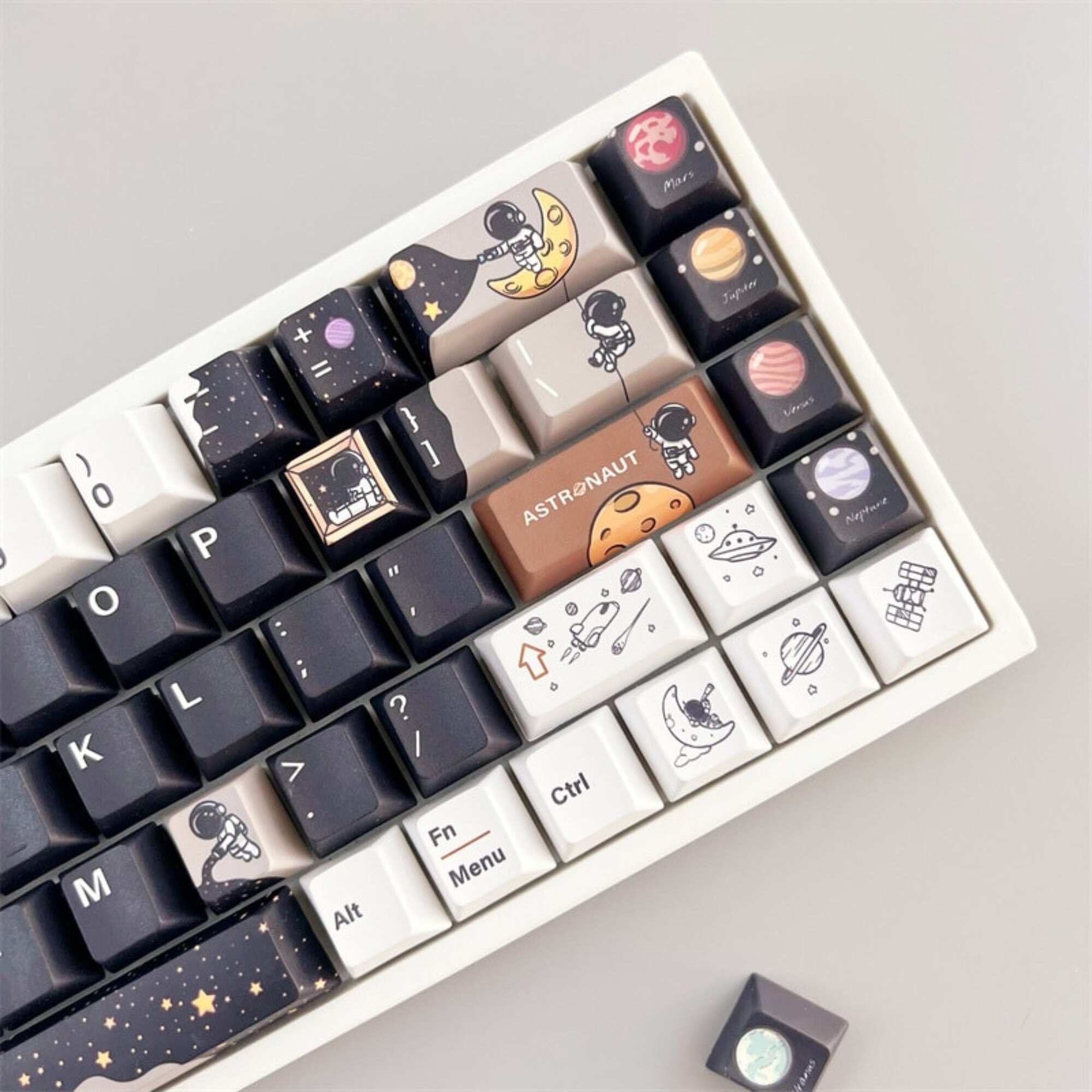 138 Keys Astronaut 3.0 PBT Keycap Set, Customize Mechanical Keyboard
