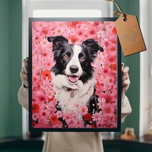 Könnte beinhalten: Ein schwarz-weißer Border Collie mit einem fröhlichen Ausdruck ist von rosa Blumen umgeben. Der Hund trägt ein schwarzes Halsband mit einem silbernen Anhänger. Der Hintergrund ist ein rosa-weißes Blumenmuster.