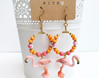 ausgefallene Ohrringe mit Flamingo Anhänger |  Ibizastyle Perlenohrringe vergoldet Glasperlen | IbizaSchmuck