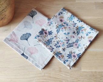Lot de deux serviettes de table en tissu/fleurs/ginkgo/papillons/rose/bleu/lin/couture en onglet.