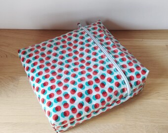 Pochette à goûter en tissu enduit plastifié rétro/petit pois rouge et bleu/pochette réutilisable/zéro déchet/pour adultes et enfants.