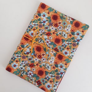 Etui pour deux carnets A5 + crayons et cartes en tissu fleuri motif "tournesol"/protège cahier/protège carnet
