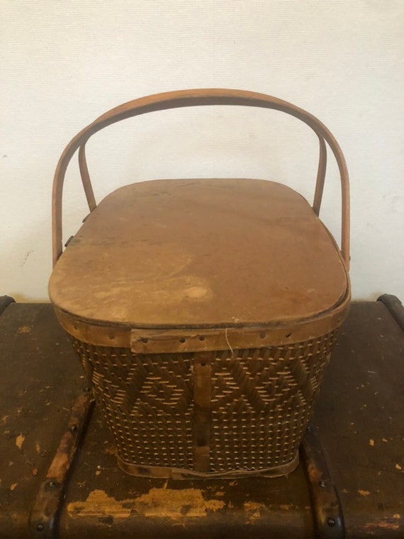 Vintage Picnic Basket - image 2