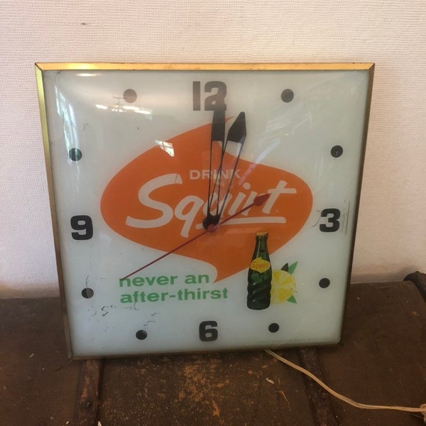 Vintage 1965 Squirt Clock