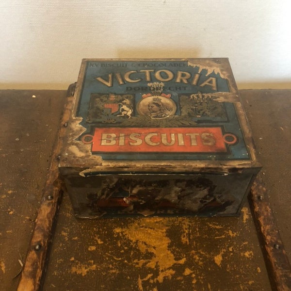 Vintage Victoria Biscuits Tin