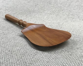 Handcrafted Plum Wood Spatula: Ergonomic Kitchen Turner
