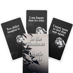 SAVE: Gently used In The Shadows © Oracle Cards