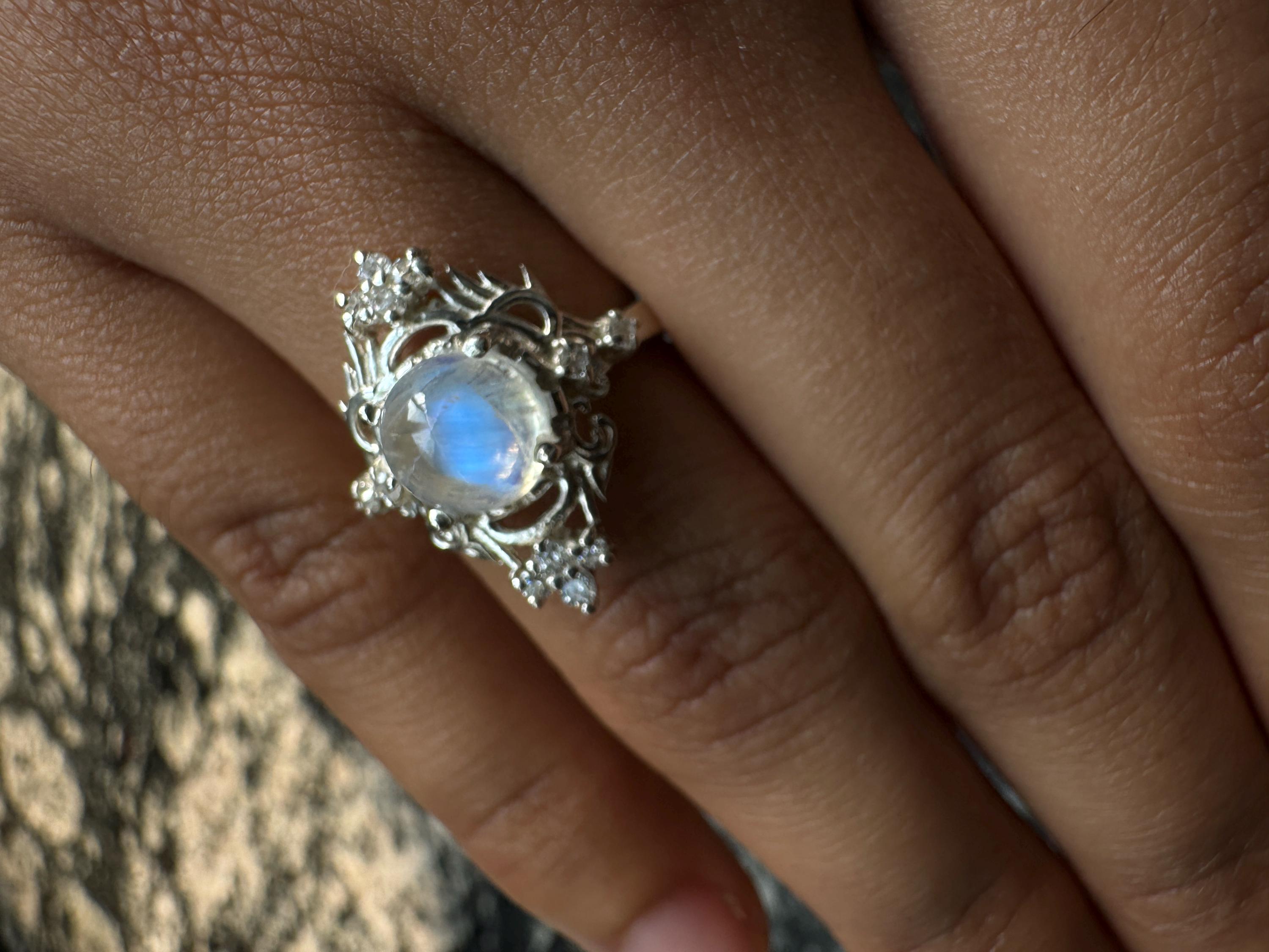 Bague Lune Noire Gothique – Pierre Bleue Changeante Mystique, Design Fantaisie Réglable, Bijou Sombre Et Élégant