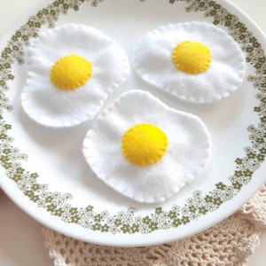 Felt Fried Eggs, Set of 3, Breakfast Food Add On, Handmade Felt Food, Play Food, Play Kitchen, Dramatic Play, Pretend Food