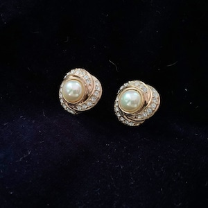Vintage Roman Faux Pearl Clip On Earrings 1990s