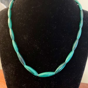 Vintage malachietkralenketting/choker uit de jaren 1930 17"