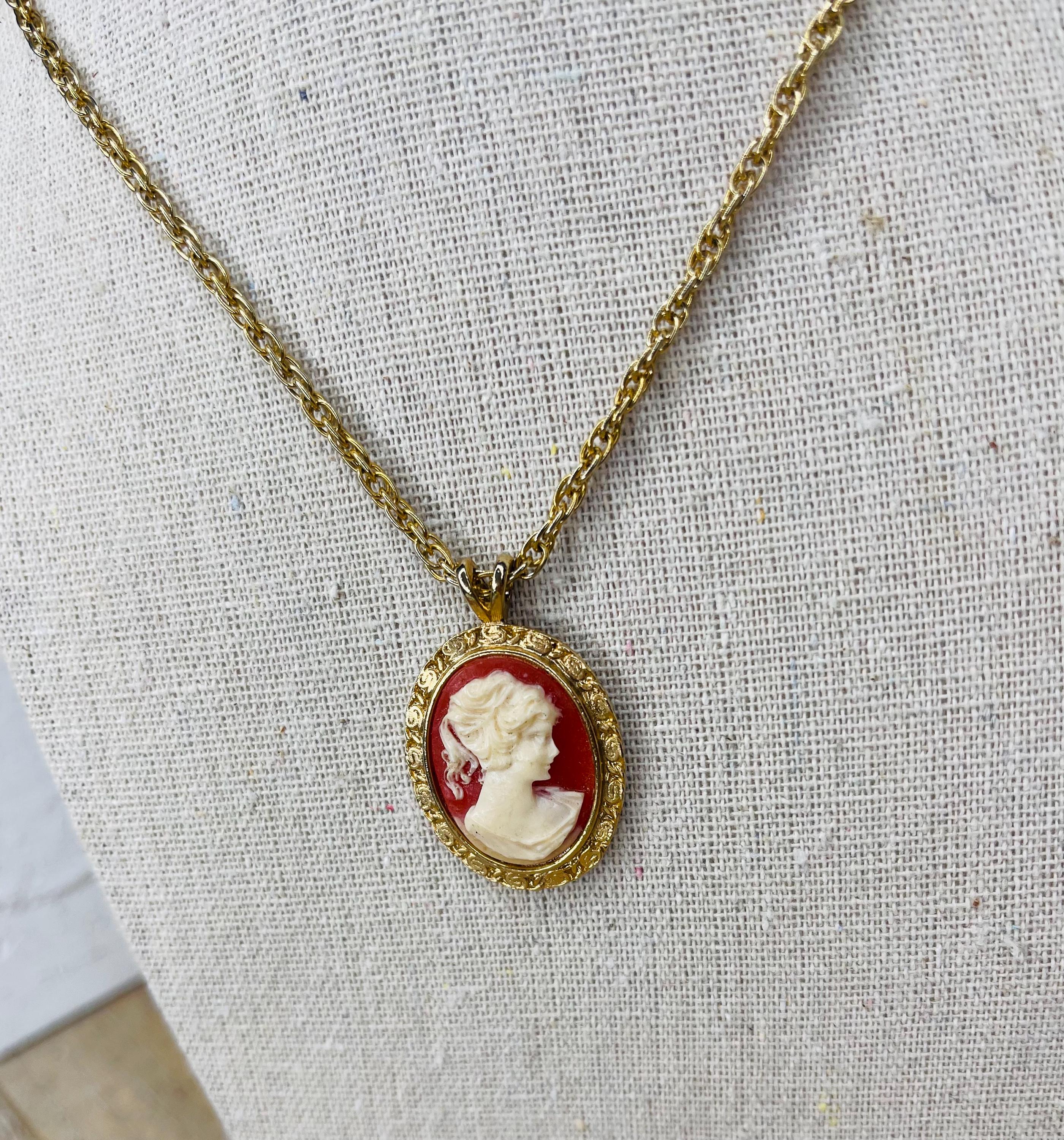 【HYERES LOR】Petit Lor Silhouette Antique Chain Necklace HYERES LOR】Petit Lor Silhouette Antique Chain Necklace