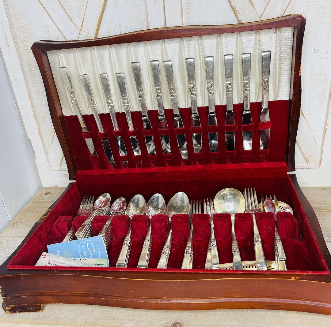 Vintage Oneida Silver Plated Flatware Set With Chest, Vintage Community