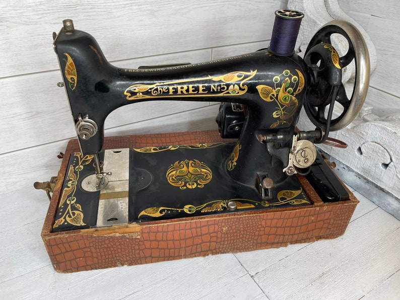 The Free Sewing Machine Co. Rockford Ill Antique Free - Etsy
