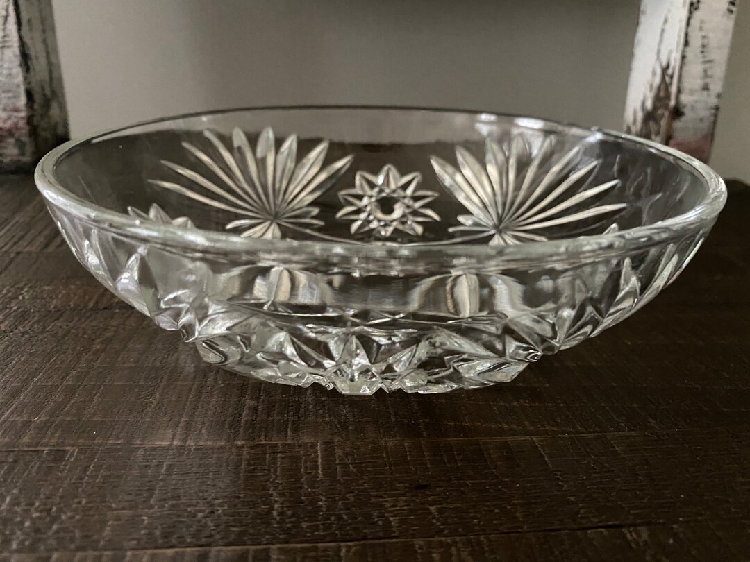Vintage Early American Prescut Bowl Set of Two - Etsy
