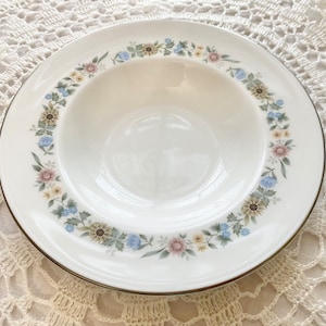 VTG Royal Doulton Pastorale Pattern Rimmed Soup Bowl