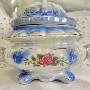 VTG Iridescent Powder / Dresser Rose Trinket Box