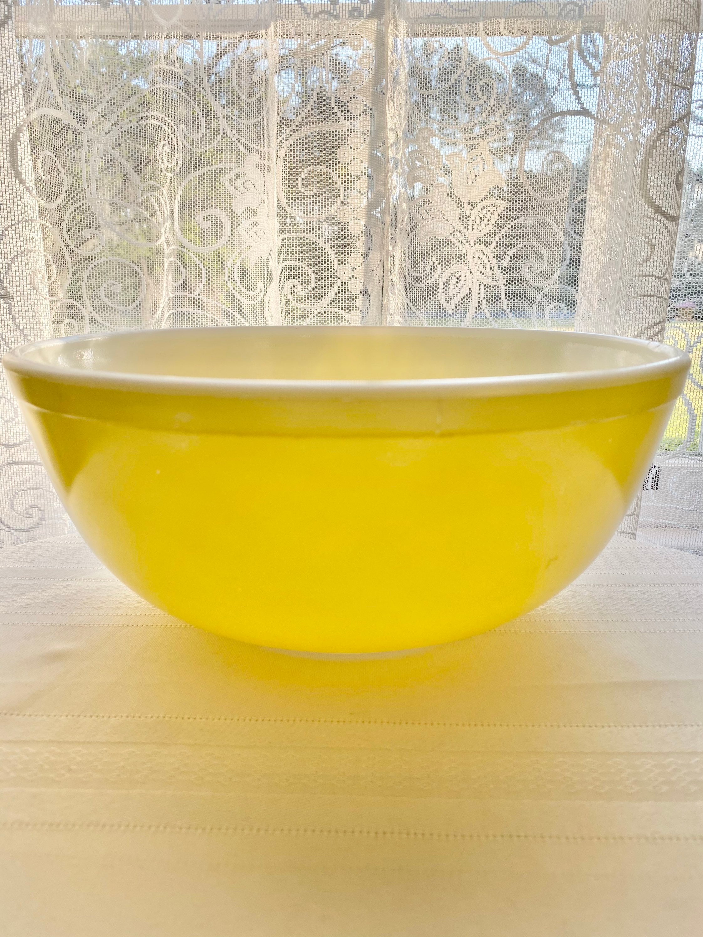Vintage Pyrex Small Yellow Mixing Bowl, Vintage Pyrex Primary Color Mixing  Bowl, Pyrex 401 1 1/2 QT, Creamy Yellow Pyrex Oven Ware Baking 