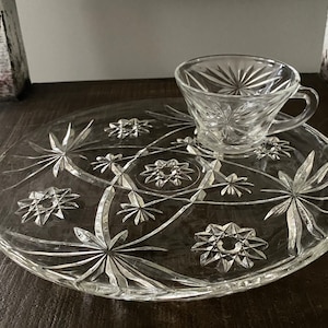 Vintage Early American Prescut / Star of David Snack Set