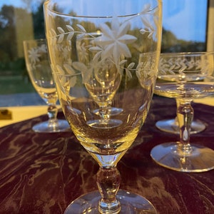 Vintage Etched Flower Glass Set of Eight
