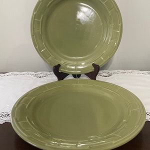 Retired Longaberger Pottery Woven Traditions 10&quot; Dinner Plate Set of Two Sage Green