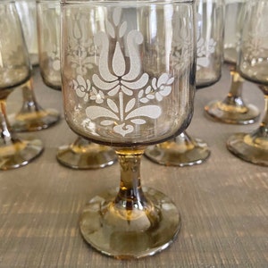 VTG Phaltzgraff Village Pattern Etched Brown Glass Goblet Set of 10