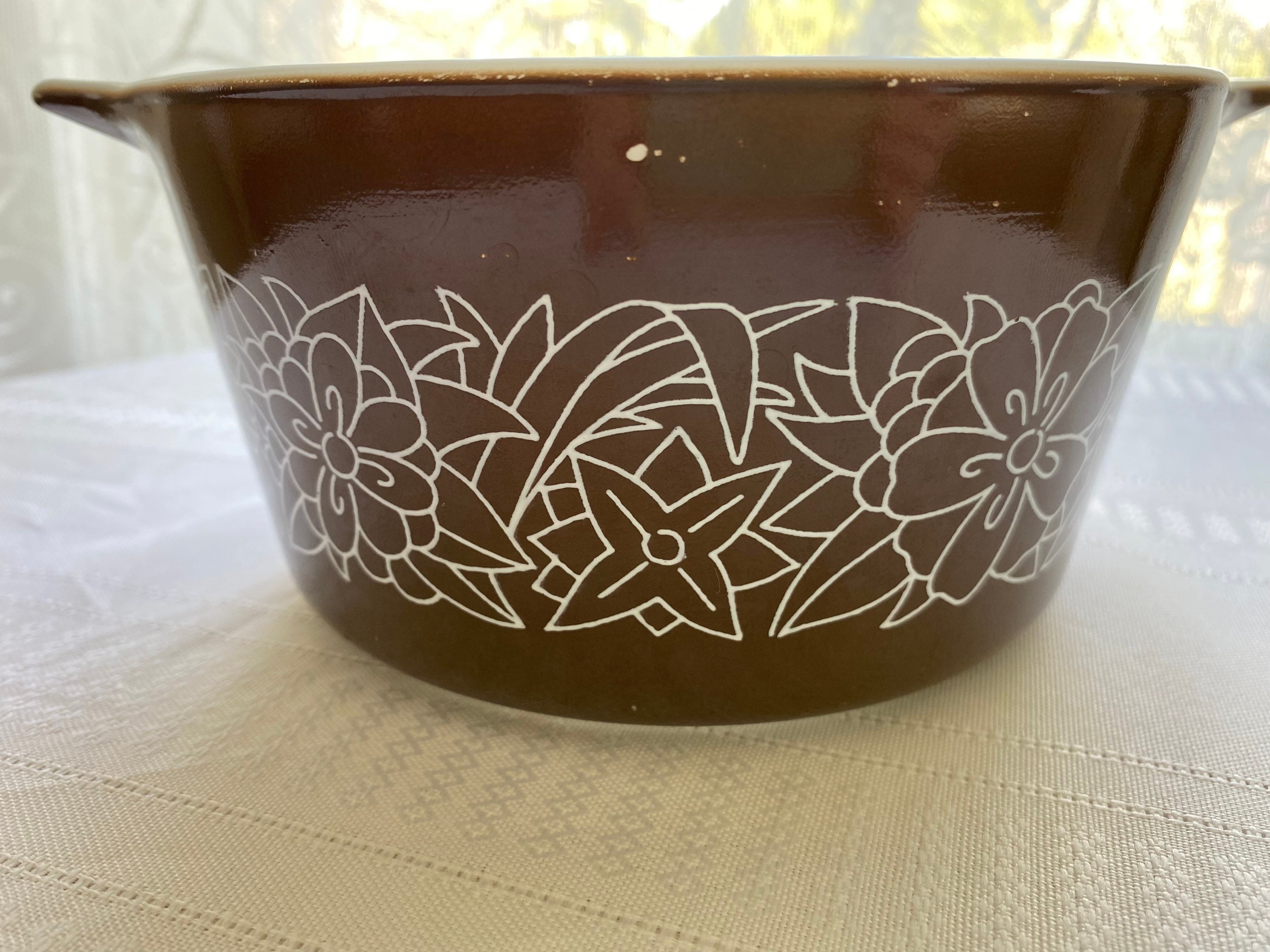 vintage pyrex woodland #473-b casserole marron