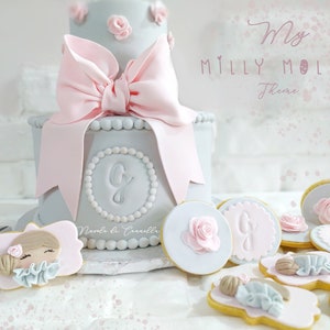 Bimbo-Bimba Cake-Battesimo-Compleanno-Nascita-Baby Shower-Cookies-Cioko Bar-Cake Topper-Bomboniere-Segnaposto-Doll Theme-Baby Party