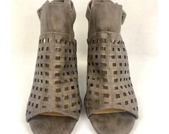 Women's Shimmer by EDL Mercedes Taupe Open-Toe Block Heel Size 9m Sandals Cutout Design