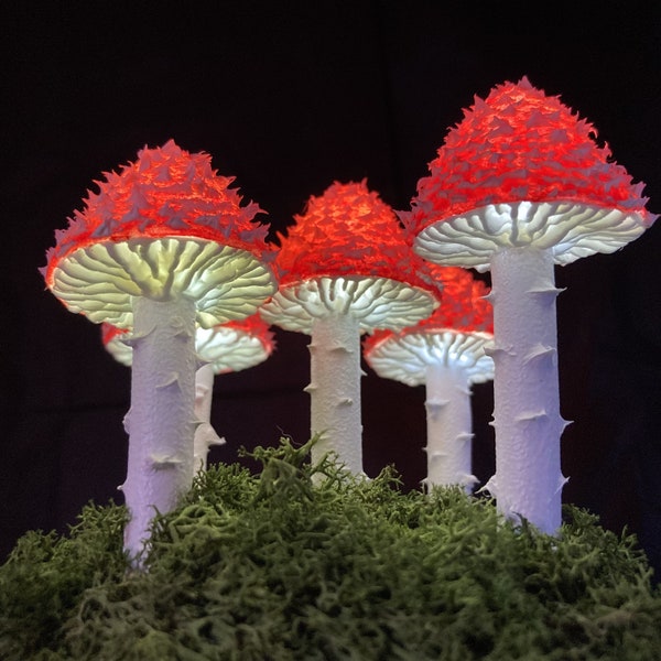 Handgemaakt paddenstoelnachtlampje: polymeerklei amanitalamp, USB-decor op het nachtkastje