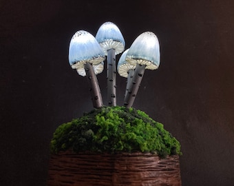 Handcrafted Mushroom Night Light: LED Psychedelic Decor
