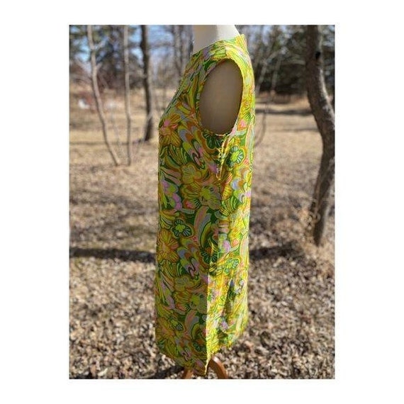 Vintage 60s Hawaiian Dress Psychedelic Cotton Sat… - image 2