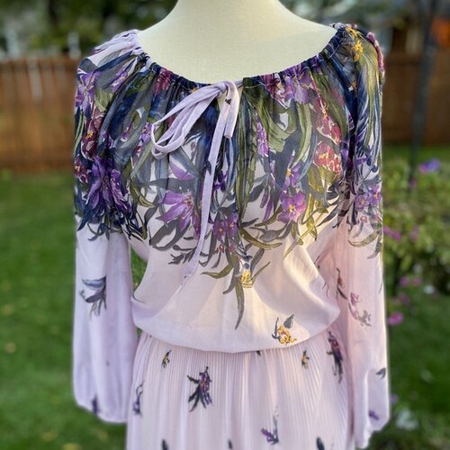 Vintage shops Day Dress lilac Floral Sheer Keyhole 70s