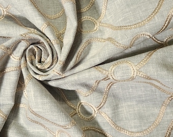 Remanentes de tela de diseñador: PK Lifestyles "Curveball" Seaglass - Bordado - Azul, verde azulado, aguamarina, dorado, marfil