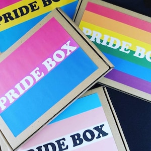 COFFRET CADEAU Pride Genderfluid Aroace Agender Non binaire Polyamoureux Aromantique Gris-sexuel Polysexuel Furry ABDL Bigender et bien d'autres...