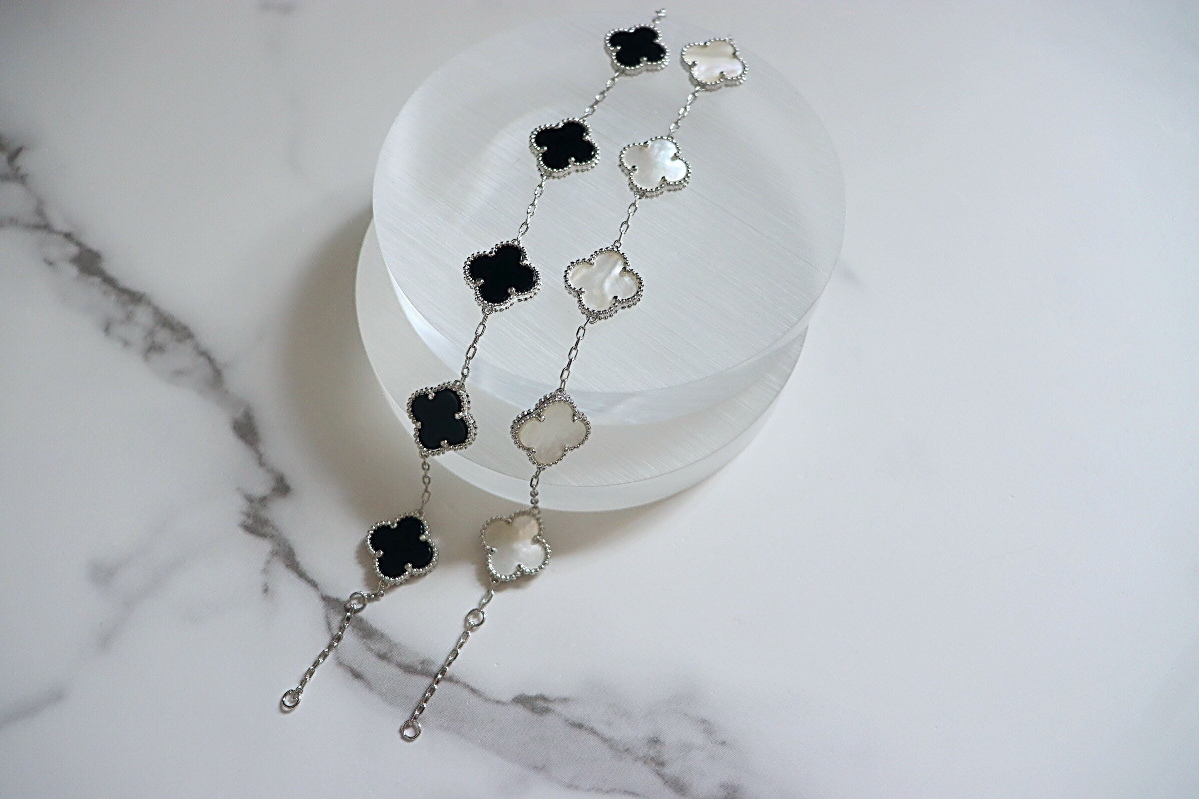 Silver Clover Bracelet with Mother of Pearl/Onyx