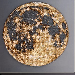 Perlenstickerei Kit Perlenstickerei Set Handstickerei Perlenstickerei Gestickter Mond Mond aus Perlen Mond schwarz und gold Bild mit Mond