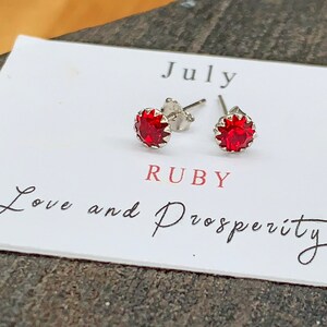 Boucles d'oreilles juillet rubis avec pierre de naissance et zirconium, bijoux d'anniversaire en argent sterling, cadeau d'anniversaire pour femme