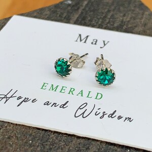 Orecchini con pietra portafortuna in zircone e smeraldo di maggio con giftcard, orecchini con pietra portafortuna, gioielli in argento per il compleanno, regalo di compleanno per le donne, pietra portafortuna di maggio
