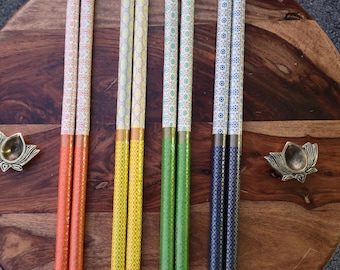Assorted colors 15 inches bandhani design dandiya sticks for Navratri/wedding garba celebration, Dandiya sticks bulk price options available