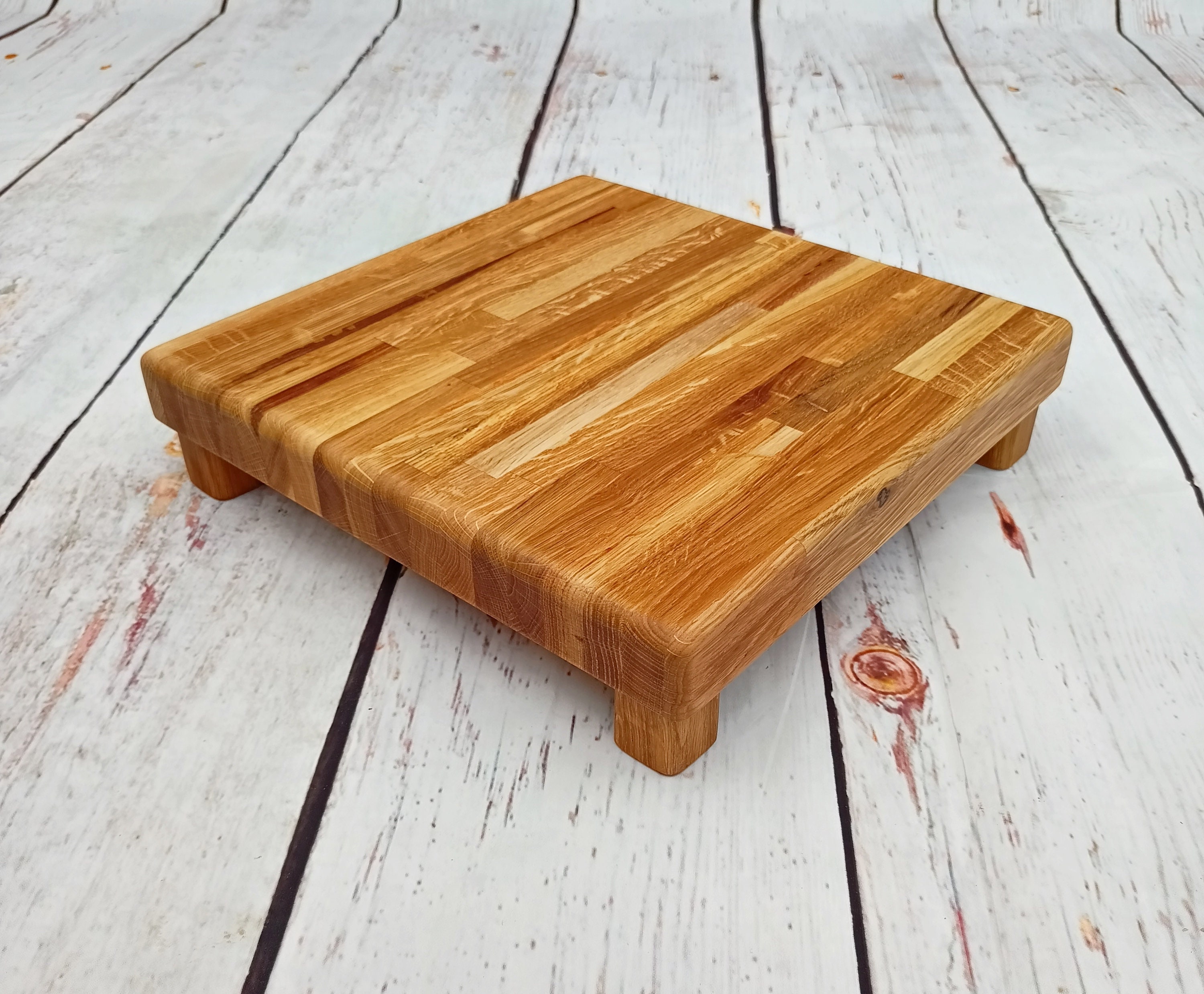 Wood cutting board with feet discount