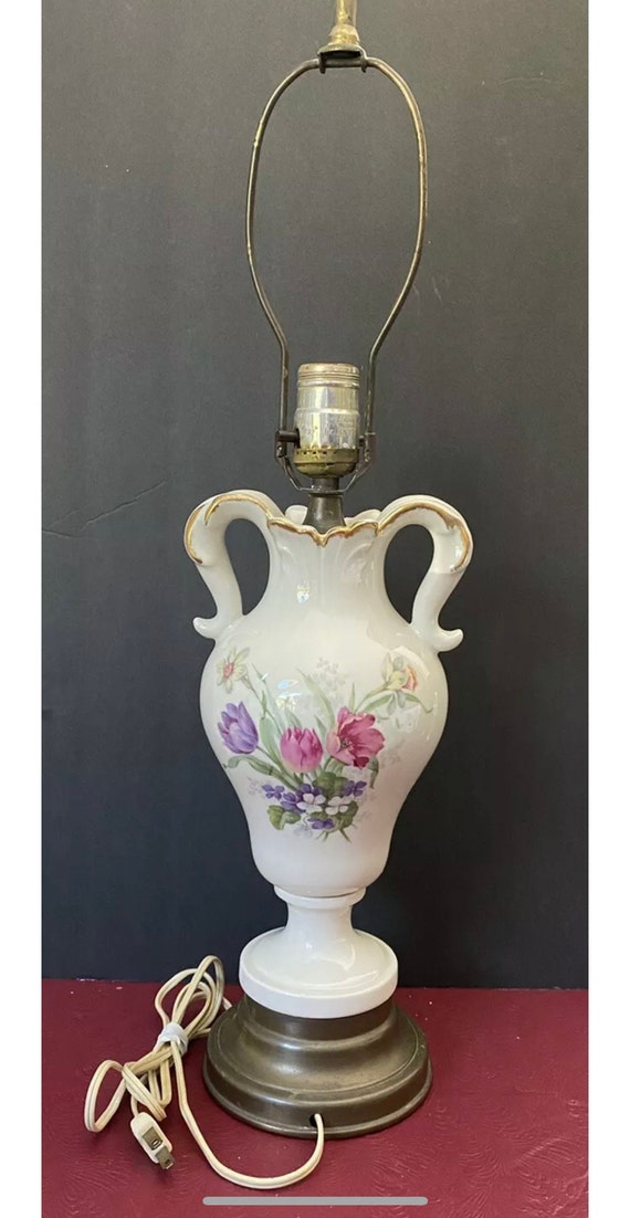 Vintage leviton porcelain lamp deals